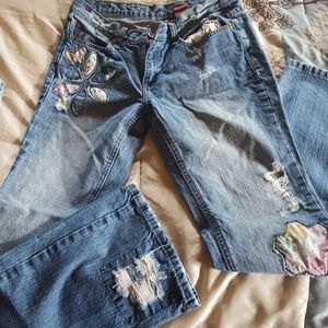 Bongo size 9 jeans.  With patches.